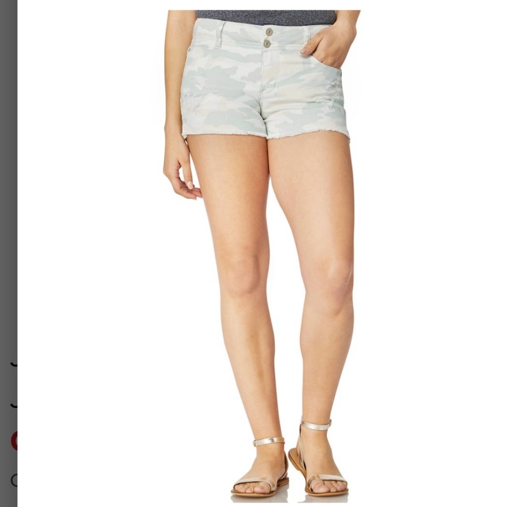 Juniors' Wallflower Curvy Ripped Jean Shorts